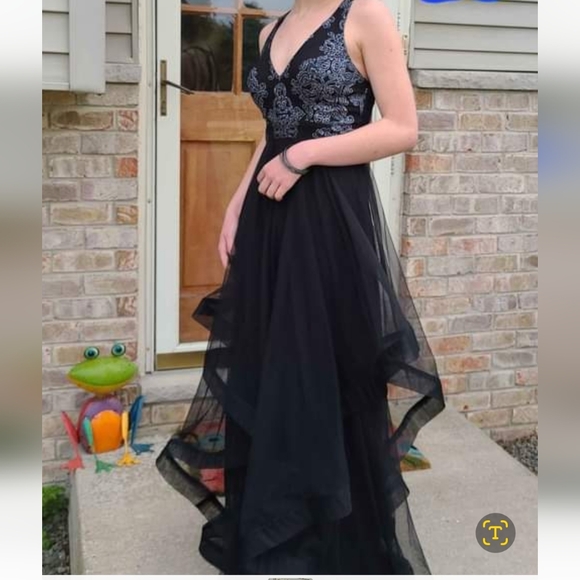 Windsor Dresses & Skirts - Formal/Prom Dress